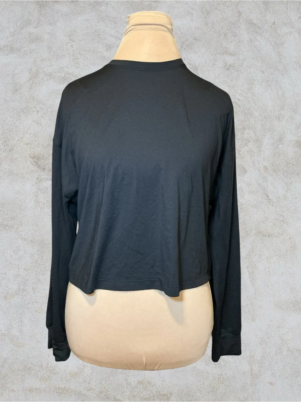 Black Long-Sleeve Crop Top - Women